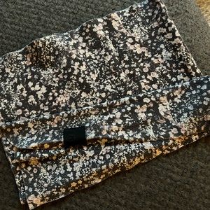 Lululemon like new condition small towel